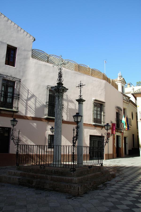 Hotel Patio De Las Cruces Sevilla Bagian luar foto