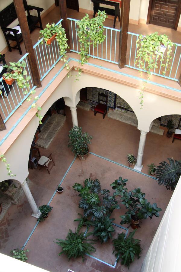 Hotel Patio De Las Cruces Sevilla Bagian luar foto